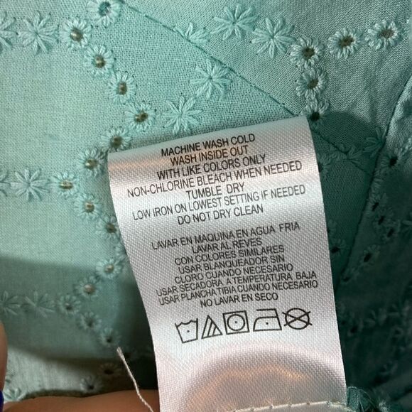 NWT Front Tie Eyelet Button Down Teal Top - Picture 12 of 13